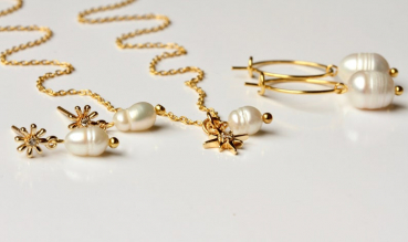 Ohrringe Süßwasserperle Creole vergoldet / Himmlische Ohrringe / Perlen Schmuck / Geschenk für Sie / Brautschmuck Creole / geburtsstein Juni